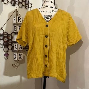 Dip gauze button front top